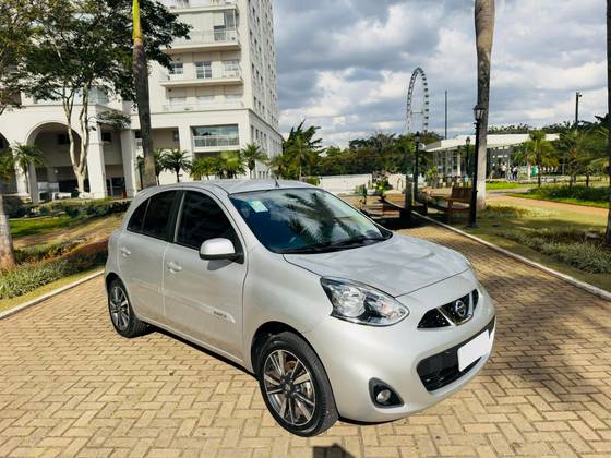 NISSAN MARCH 1.6 SL 16V FLEXSTART 4P XTRONIC NISSAN MARCH 1.6 SL 16V FLEXSTART 4P XTRONIC
